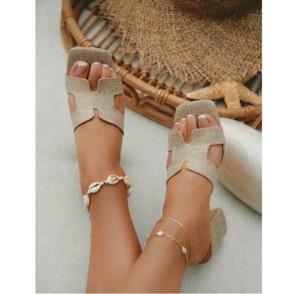 Natural Raffia H Band Block Heel Mules - Picture 3 of 8